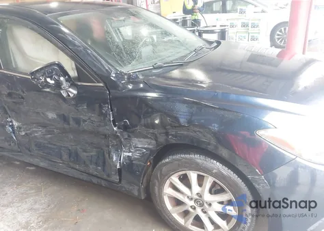 2016 Mazda Mazda3 I Sport из США, поврежденный, VIN JM1BM1U70G1293946